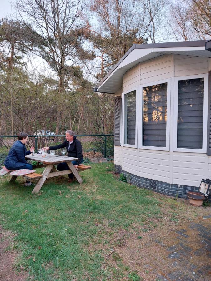 Ruim En Gezellig Chalet Voor 2 Personen Op De Veluwe Recreatiepark De Oude Driest พุทเทิน ภายนอก รูปภาพ